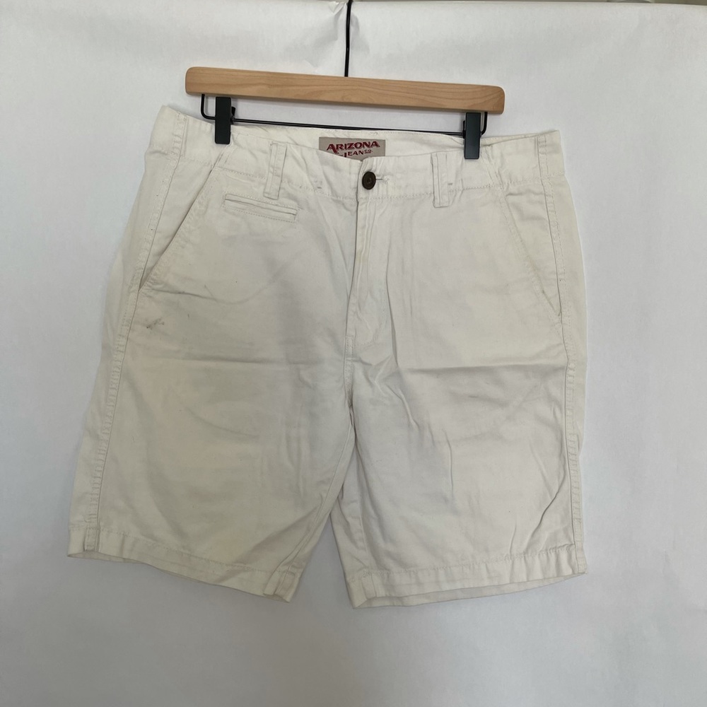Arizona men’s white shorts size 34